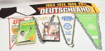 KONVOLUT FUSSBALL, verschiedene Objekte für Fußballfans, um 1980-2000 Fan-Material zum Thema