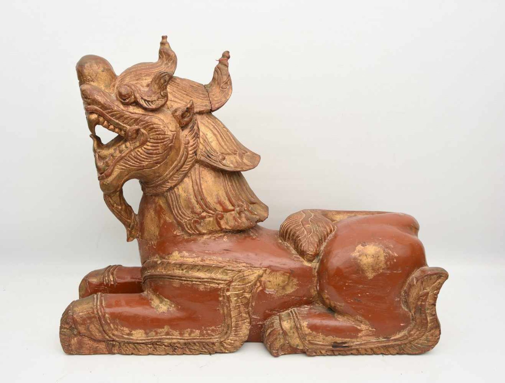 WÄCHTERLÖWE (CHI CHI), Holz mit Rocklack und Blattgold überfangen, Qing Dynastie, China (Tibet) um