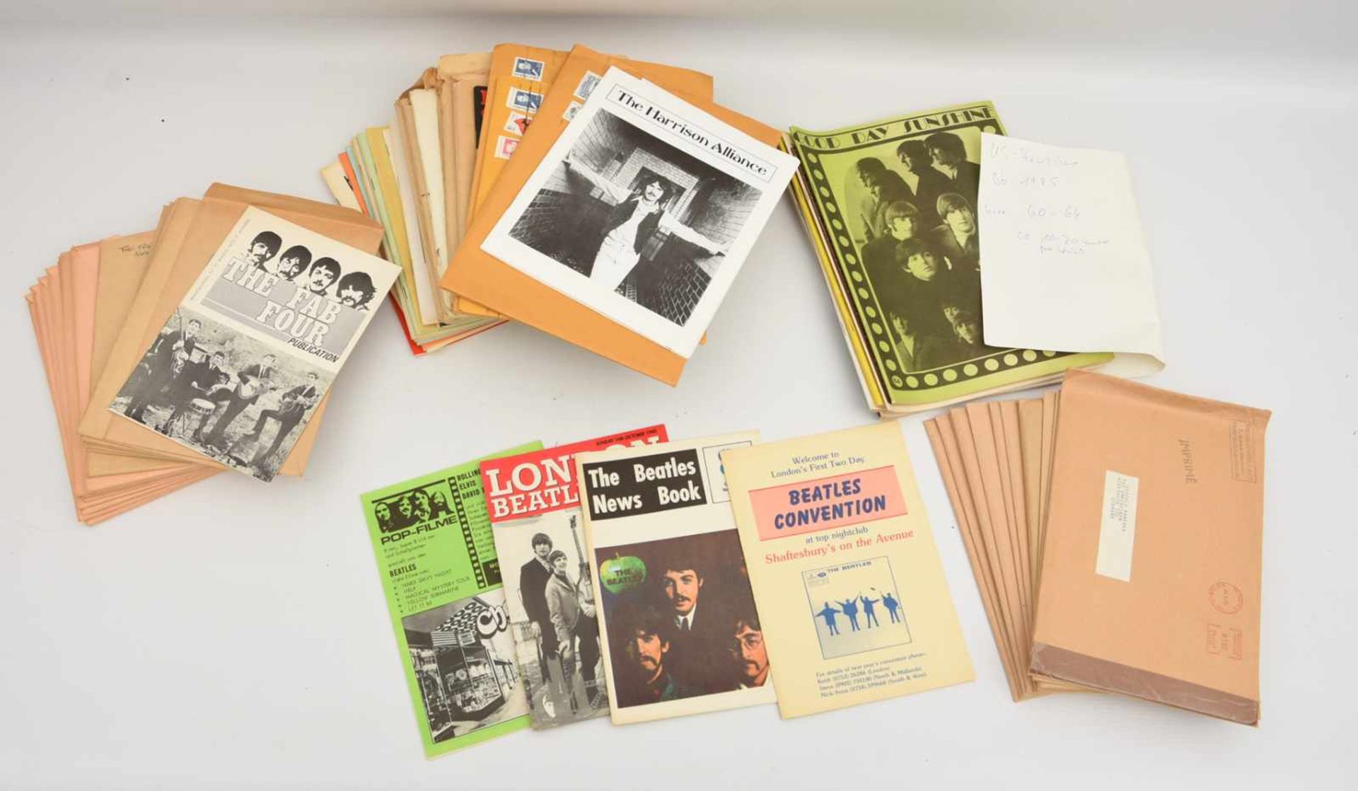 THE BEATLES- FANZINES: diverse Magazine, USA &UK 1960er-1980er- Jahre Verschiedene englischsprachige