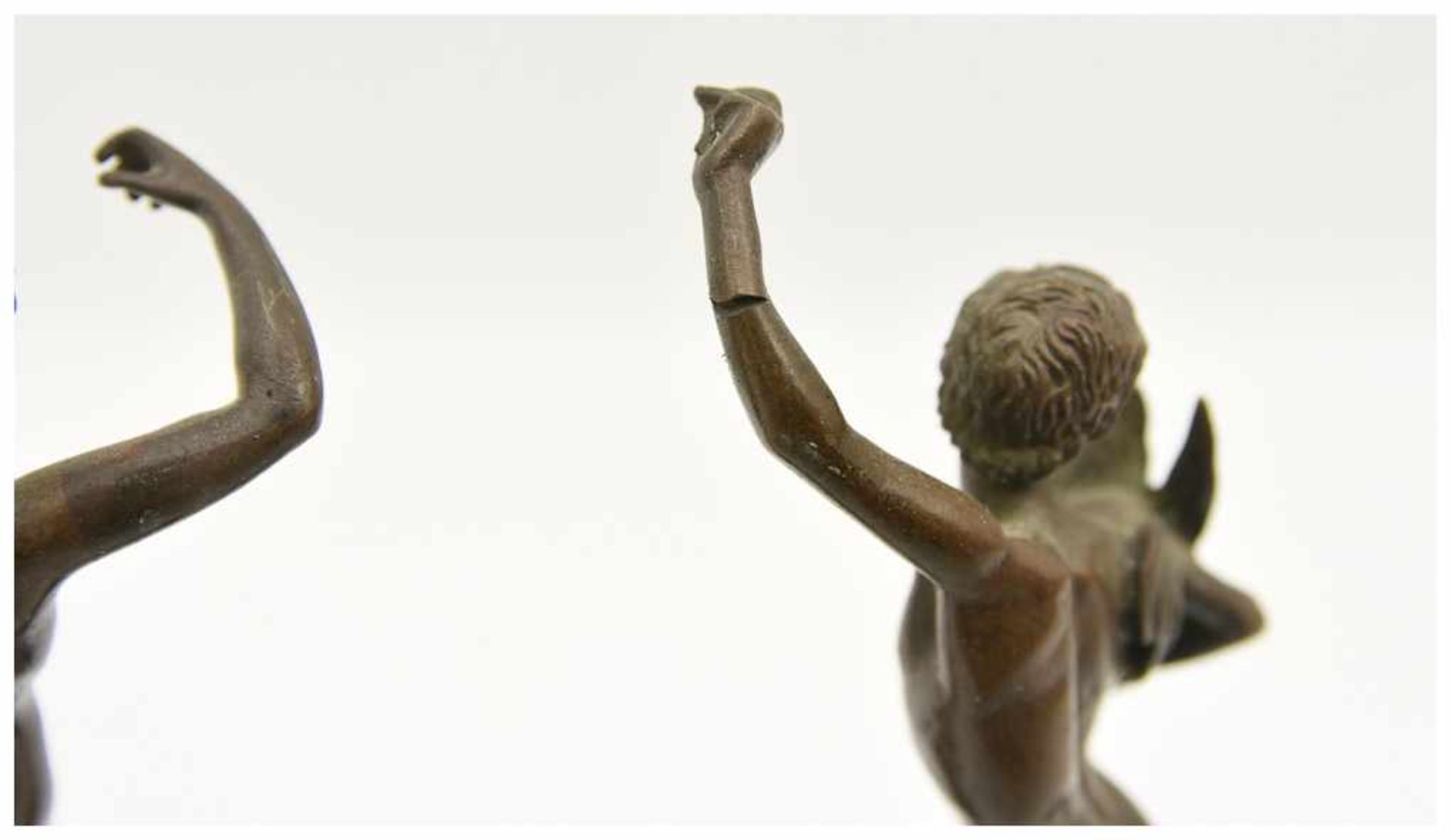 ZWEI BRONZEFIGÜRCHEN, auf Marmorsockel, Frankreich um 1900 Figuren zweier antiker Gottheiten, - Bild 5 aus 8