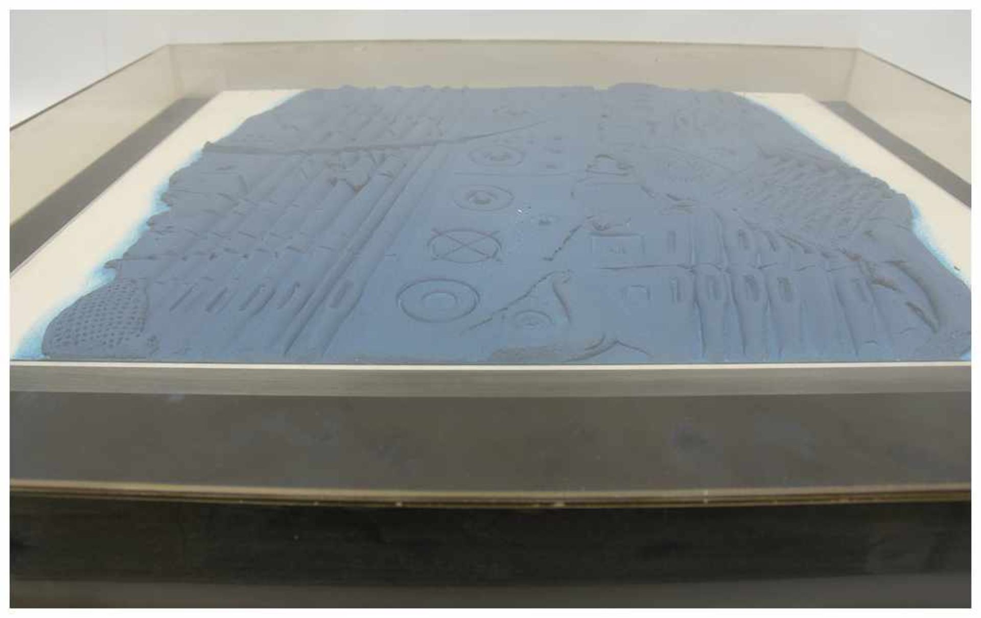 WERNER SCHREIB,"Blaues Siegelbild",hinter Plexiglas gerahmt, 1966 Maße Platte: 53 x 42 cm, Maße - Bild 3 aus 5