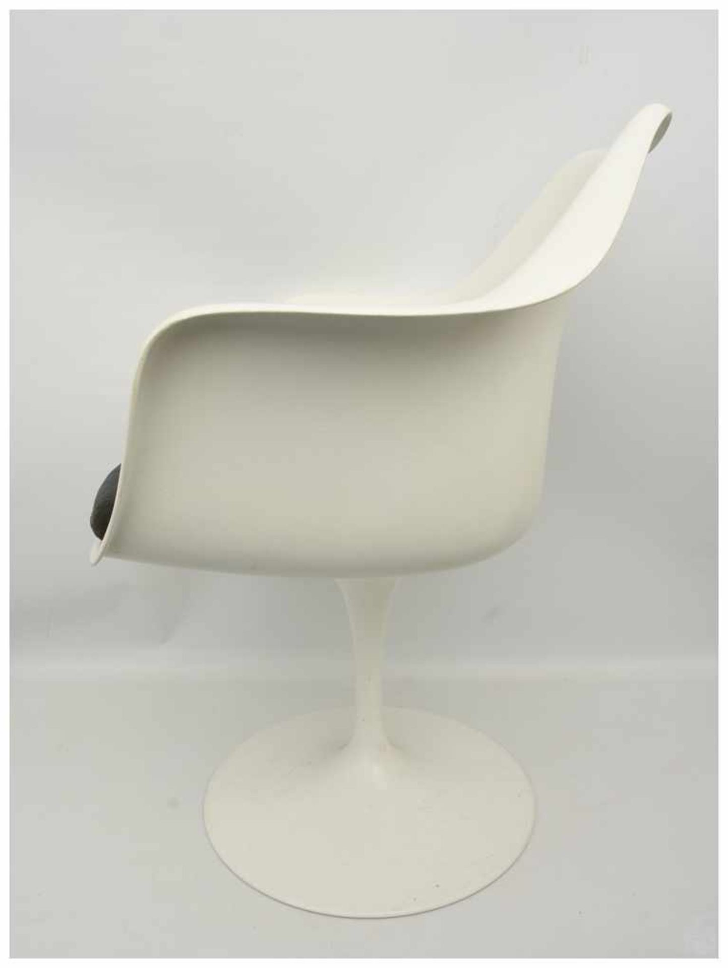 KNOLL "TULIP" STUHL 2 mit Armlehnen, Fiberglas/Kaschmir, 1990er-Jahre Vom finnischen Designer Eero - Bild 4 aus 4