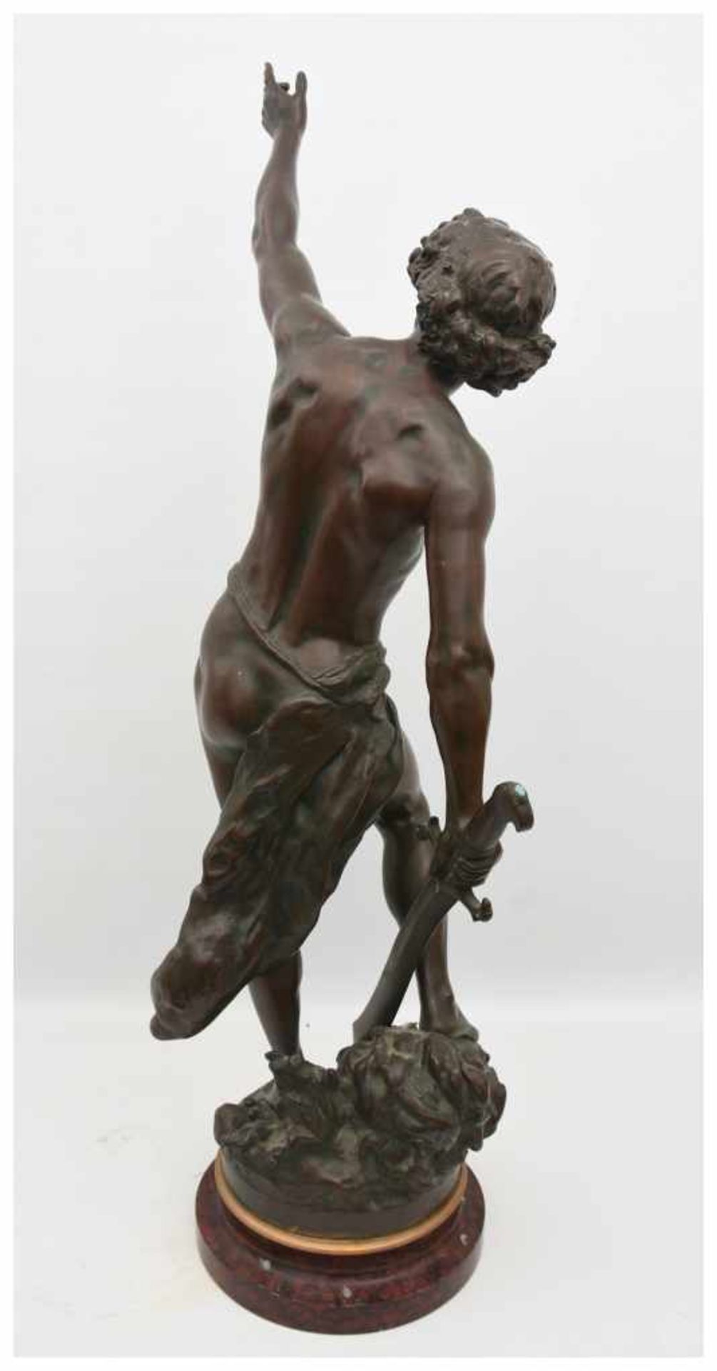 LOUIS GOSSIN,"David mit Goliaths Kopf"; Bronze auf Marmorsockel,Halbedelsteine, signiert, Frankreich - Bild 10 aus 12