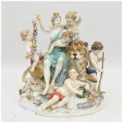 MEISSEN PORZELLAN "Figurengruppe mit Löwe", polychrom bemaltes glasiertes goldstaffiertes Porzellan,