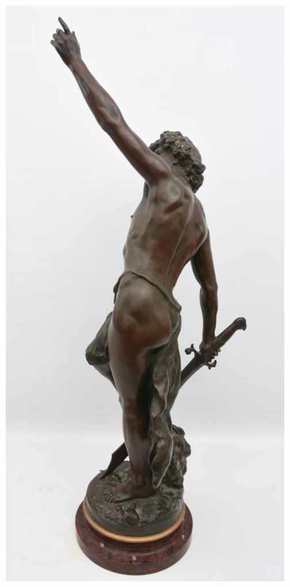 LOUIS GOSSIN,"David mit Goliaths Kopf"; Bronze auf Marmorsockel,Halbedelsteine, signiert, Frankreich - Bild 11 aus 12