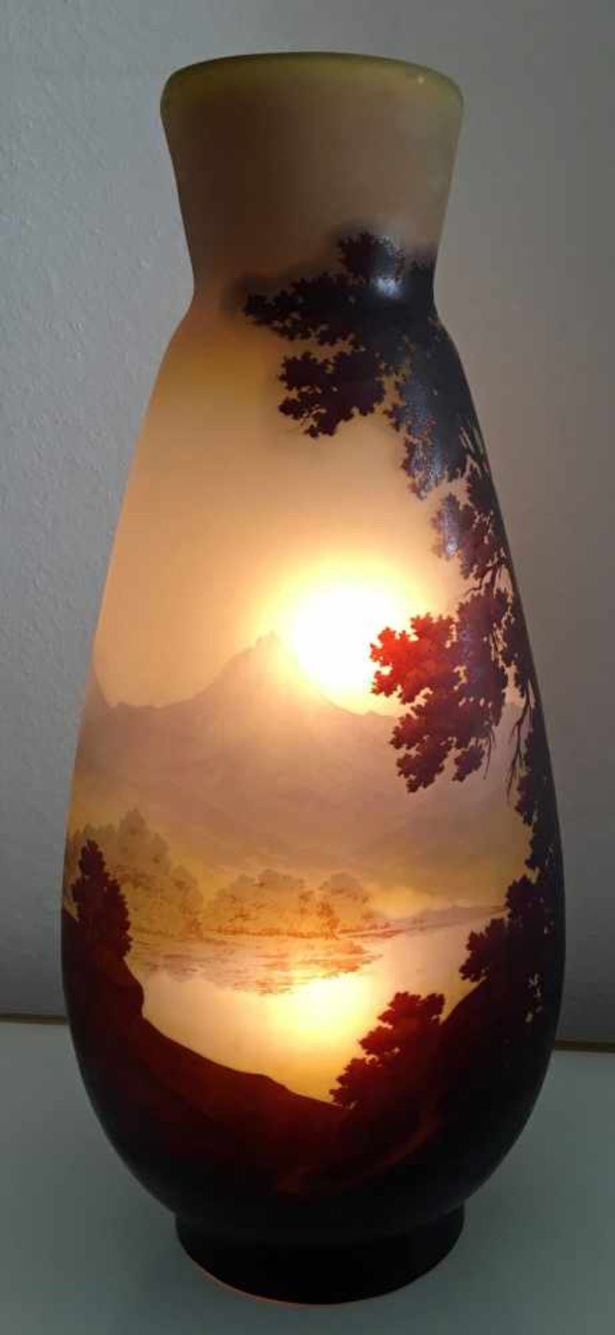 EMILE GALLÉ NANCY, Vase Glas farbig überfangen, ovoide Form, Frankreich um 1935 Höhe mit 63 cm und - Bild 6 aus 18