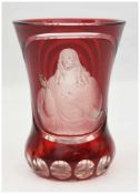 GLASBECHER "CHRISTUS", handgeschliffenes farbiges Glas, Italien um 1900 Mundgeblasenes,