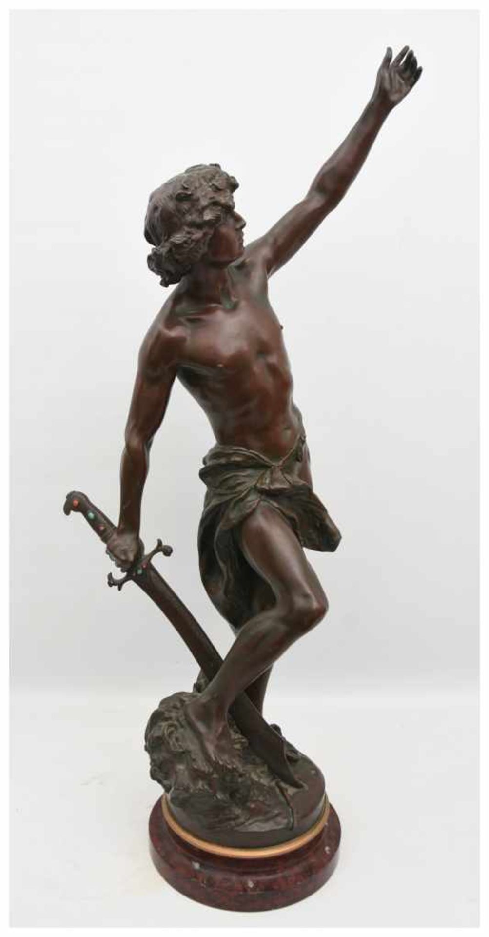 LOUIS GOSSIN,"David mit Goliaths Kopf"; Bronze auf Marmorsockel,Halbedelsteine, signiert, Frankreich - Bild 7 aus 12