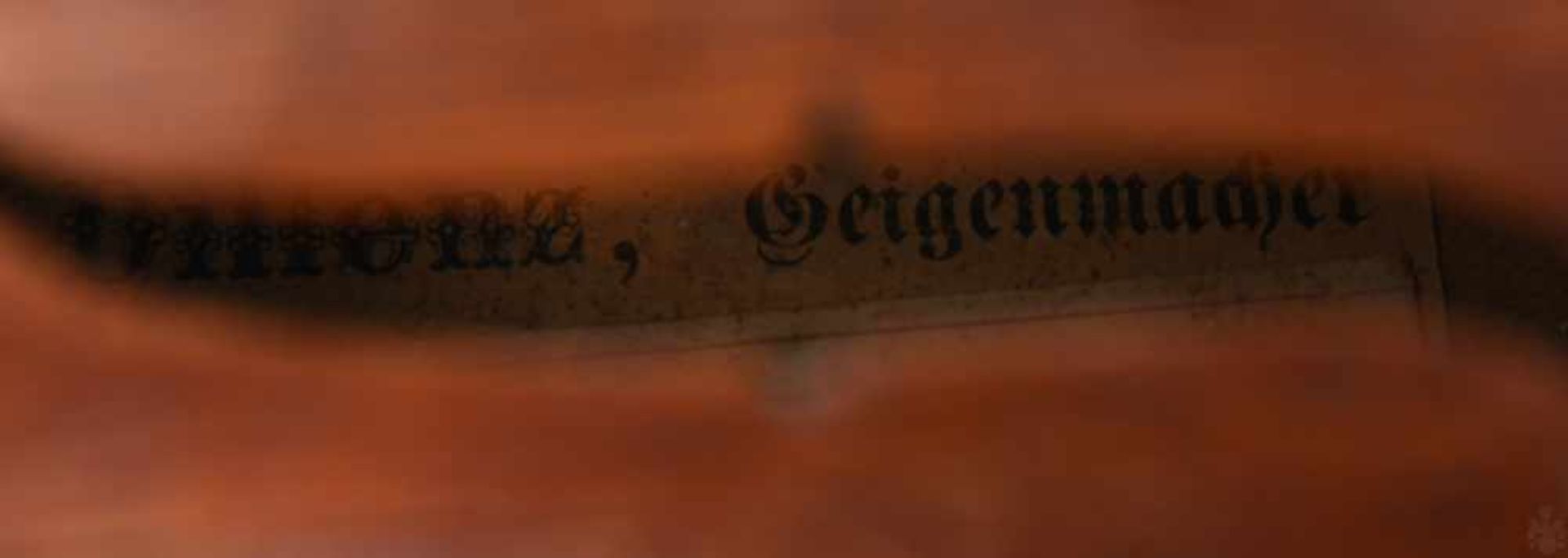 GEIGE 1, Holz/Rosshaar, Deutschland 1. Hälfte 20. Jahrhundert Geige im Kasten mit Bogen. Beschädigt. - Bild 5 aus 8