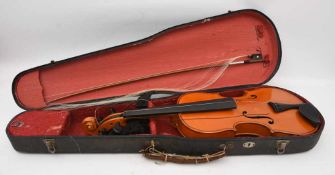 GEIGE 2, Holz/Rosshaar, Deutschland 1. Hälfte 20. Jahrhundert Geige im Kasten mit Bogen. Deutliche
