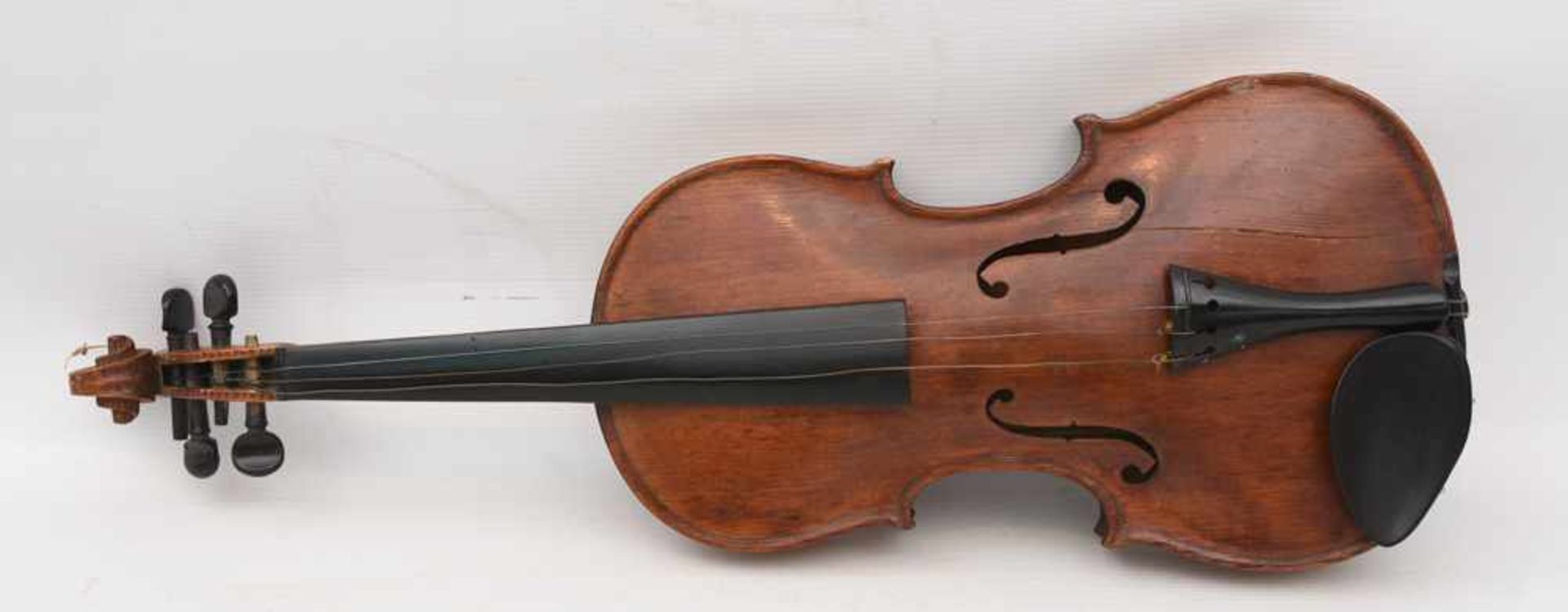 GEIGE 1, Holz/Rosshaar, Deutschland 1. Hälfte 20. Jahrhundert Geige im Kasten mit Bogen. Beschädigt. - Bild 2 aus 8
