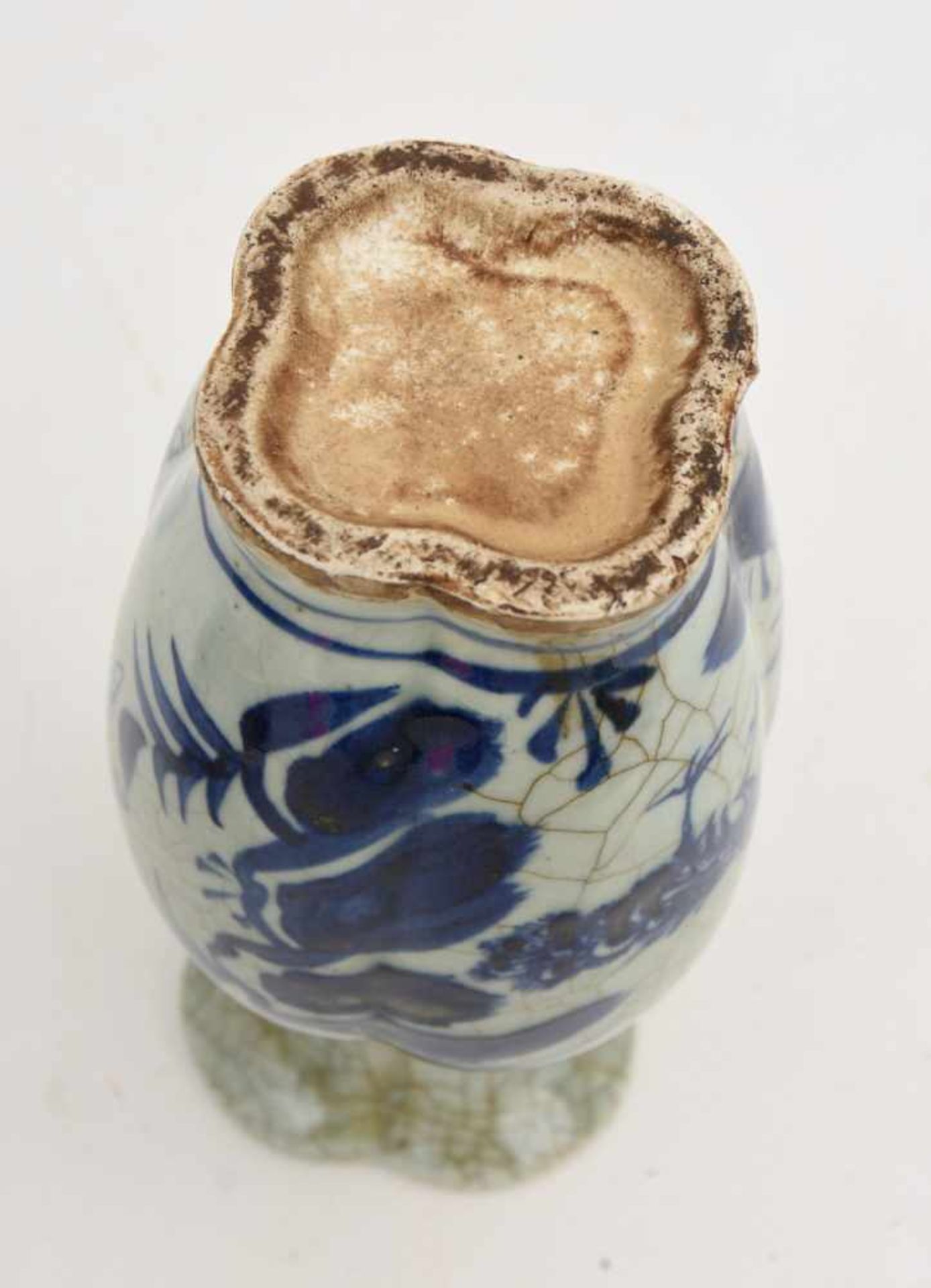 VASE UND SCHALE, bemalter und glasierter Ton, teils gemarkt, China 19./20. Jahrhundert Kleine Vase - Bild 6 aus 6