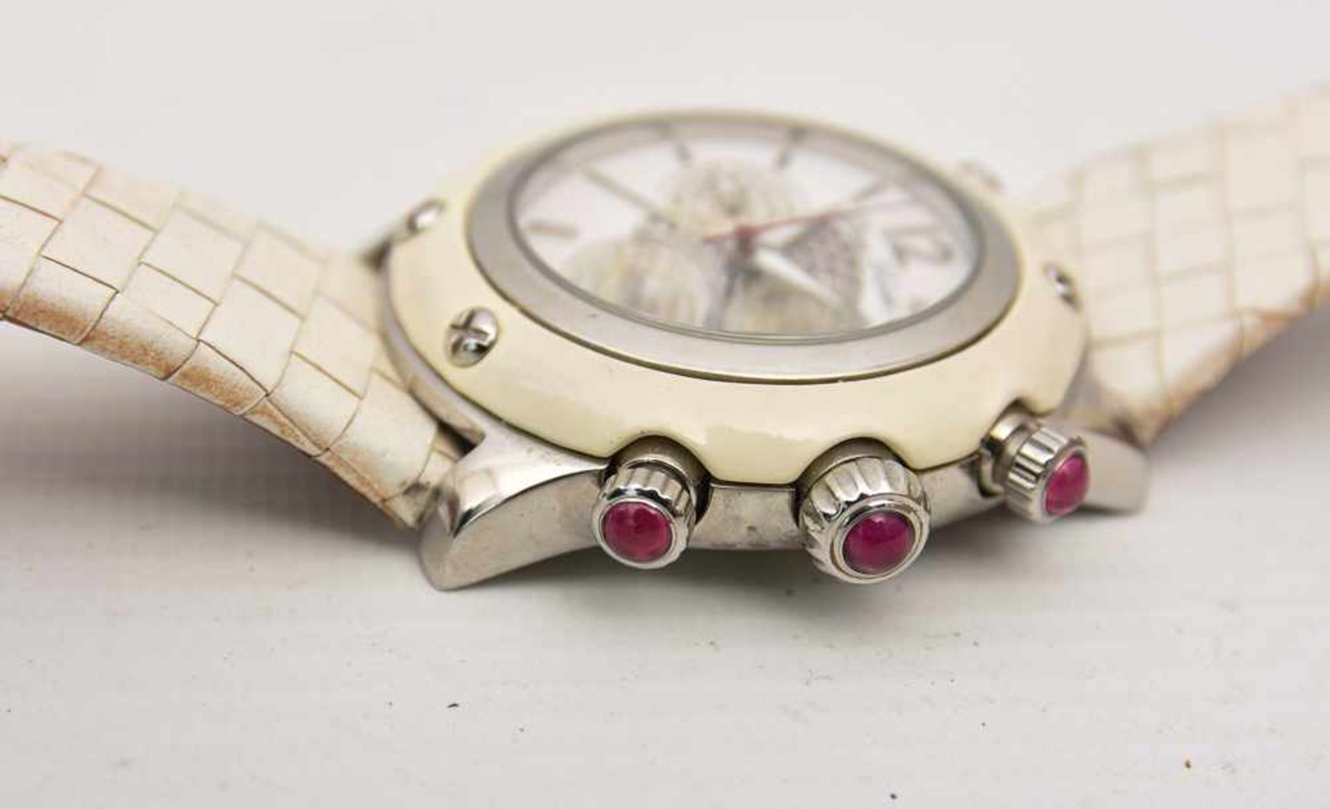 GLAM ROCK DAMENUHR WEISS, Edelstahl/Leder, um 2000 Quartz Damen-Armbanduhr "Glam Rock". weißes - Bild 3 aus 5