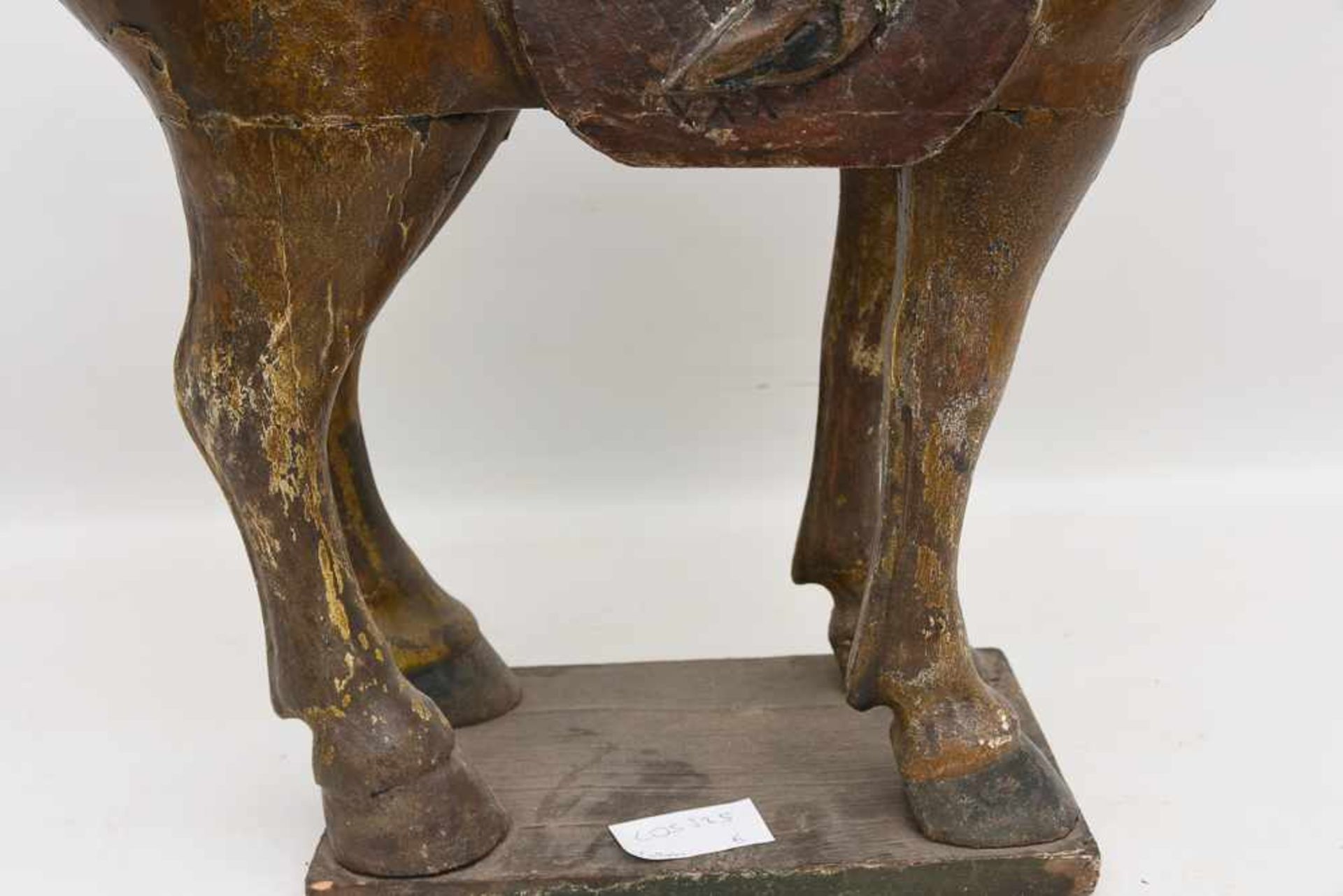 TANG-PFERD, bemaltes Holz, China 19. Jahrhundert Hölzernes bemaltes Tang-Pferd. Höhe: 53 cm, - Image 4 of 10