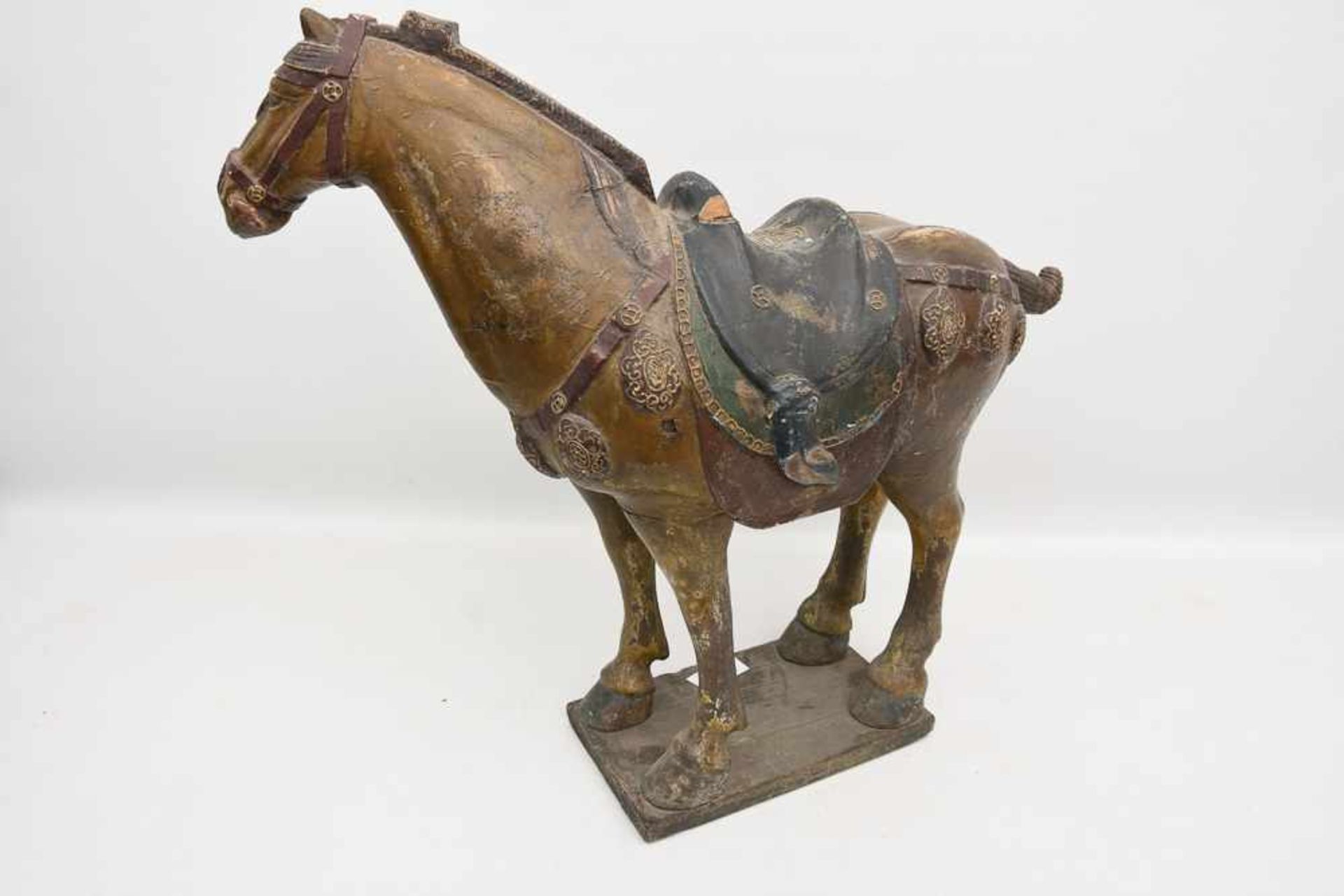 TANG-PFERD, bemaltes Holz, China 19. Jahrhundert Hölzernes bemaltes Tang-Pferd. Höhe: 53 cm, - Image 7 of 10