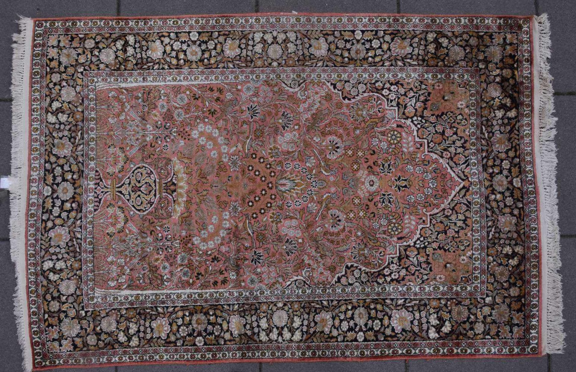 TEPPICH 16, Kaschmir, Seide/Baumwolle, Orient 20. Jahrhundert Maße: 121 x 182 cm. Guter