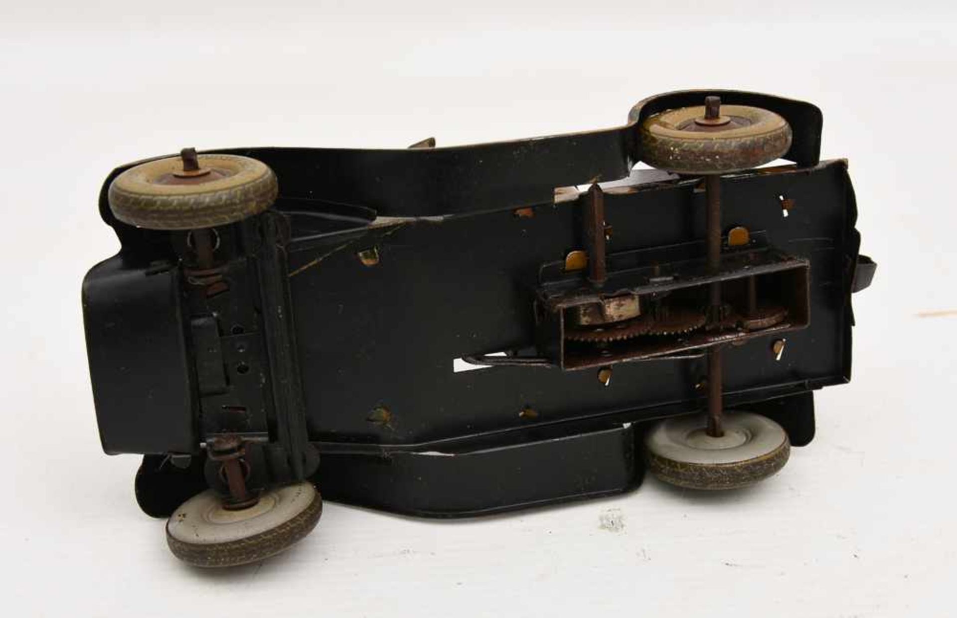 KÜBELWAGEN MIT TARNANSTRICH, bemaltes lackiertes Blech, Drittes Reich um 1940 Länge: 17 cm. - Bild 3 aus 3