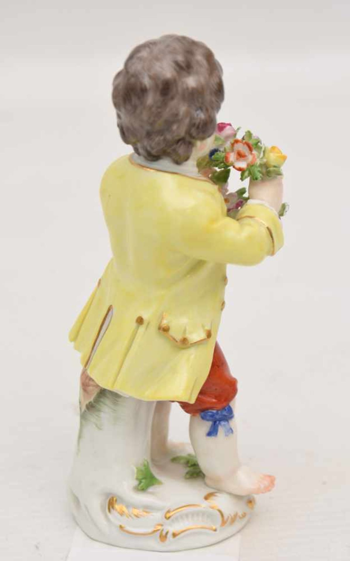 MEISSEN, Figurinenpaar mit Blumen, 20 Jh. Schwertmarke und eingeritz sind bei beiden Stücken eine - Image 4 of 6