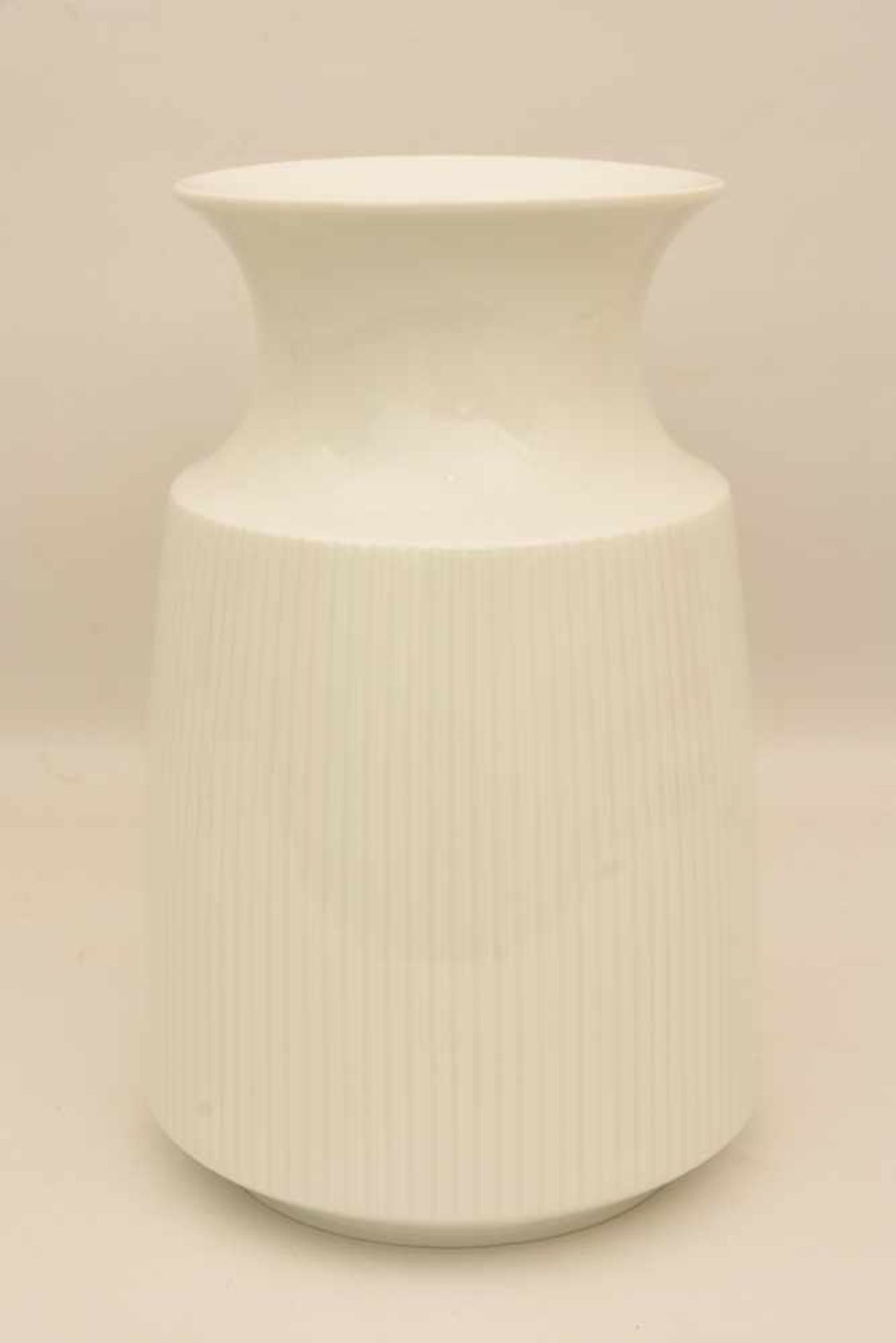 ROSENTHAL STUDIO LINE VASE, glasiertes Weißporzellan, gemarkt, 20. Jahrhundert Vase im Art Deco-