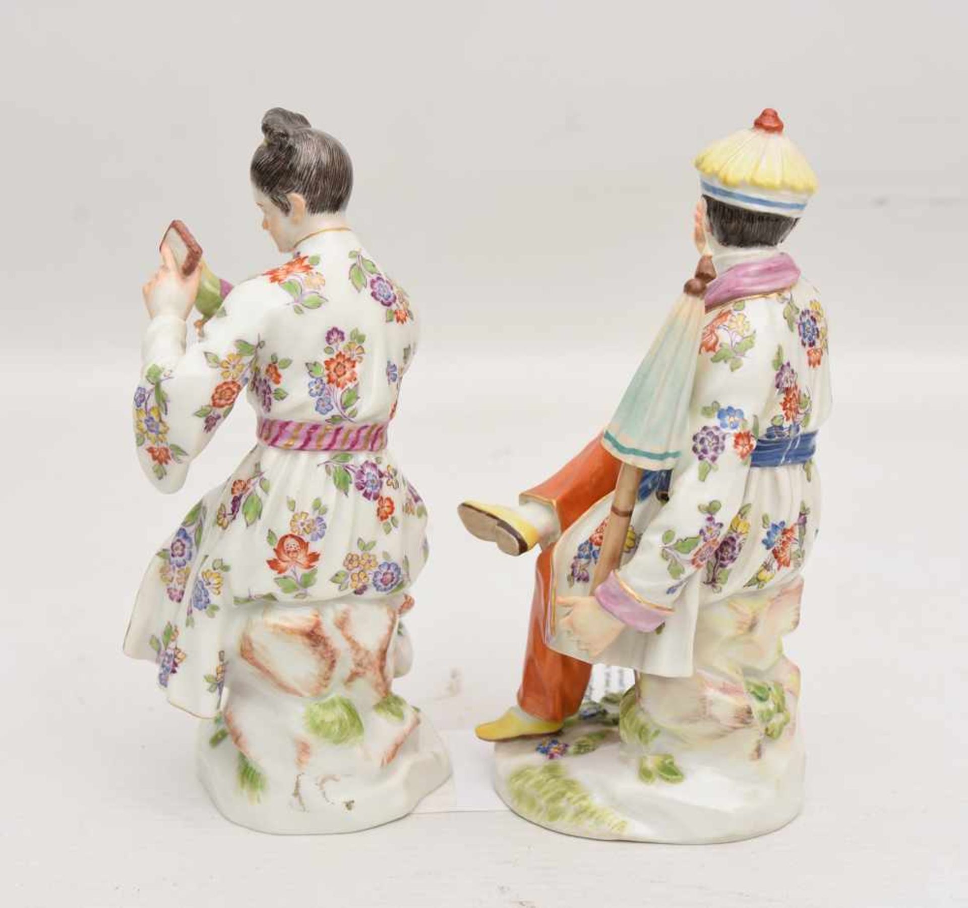MEISSEN, Paar im Chinoisen Stil, 20. Jh. Polychrom bemalt, beide Figurne befinden sich in einem sehr - Image 3 of 5