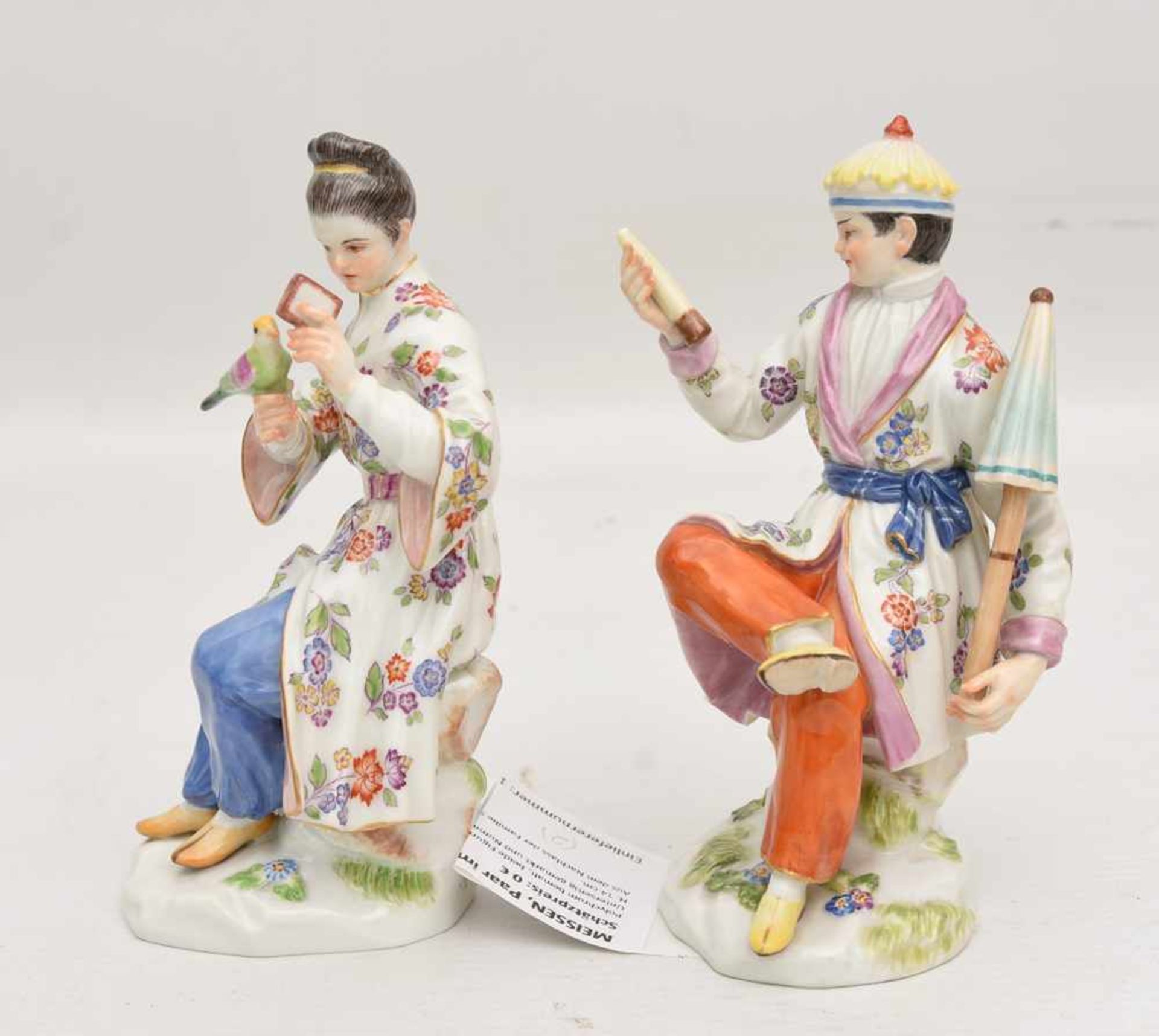 MEISSEN, Paar im Chinoisen Stil, 20. Jh. Polychrom bemalt, beide Figurne befinden sich in einem sehr - Image 2 of 5