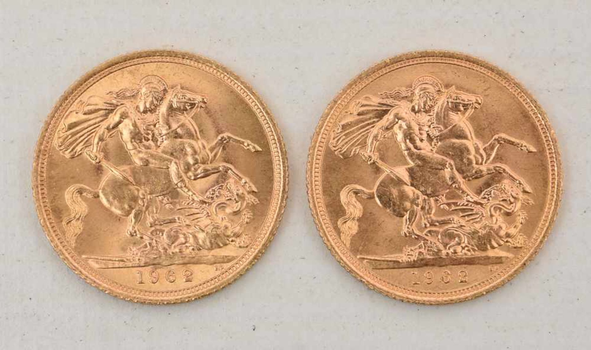 GOLDMÜNZEN, 2 mal 1 Sovereign Elisabeth II, 1962 (20) 2 mal 1 Sovereign Goldmünzen mit jeweils: - Bild 2 aus 2