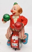 FAHRENDER CLOWN, trade mark modern Toys, Japan. 30 x 13 cm.