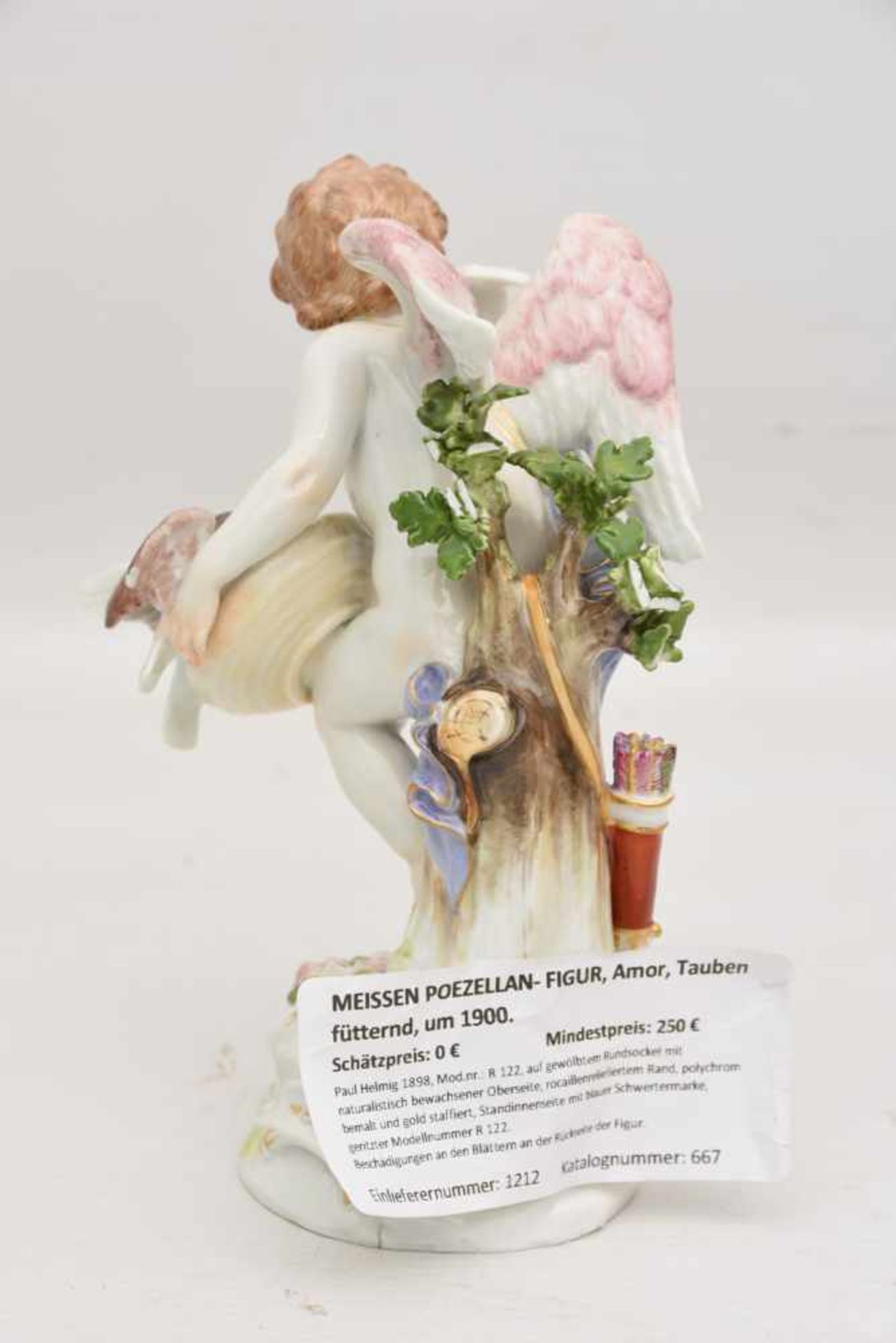 MEISSEN POEZELLAN- FIGUR, Amor, Tauben fütternd, um 1900. Paul Helmig 1898, Mod.nr.: R 122, auf - Image 4 of 11