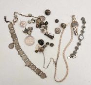 KONV. SILBERSCHMUCK 300g, Bestehend aus Charivari, Knöpfen, Halsketten, Anhänger, Broschen und einer