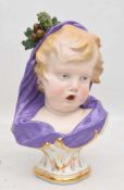 MEISSEN, Kinderbüste aus der Serie der 4 Jahreszeiten (Winter), um 1880. Gold staffiert und