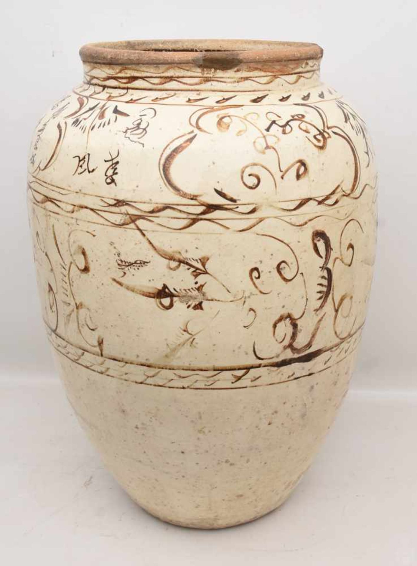 CHINESISCHE VASE, glasiert und bemalt, 18. Jh. Teilweise restauriert, leichte Altersspuren. h. 66 d. - Bild 7 aus 9