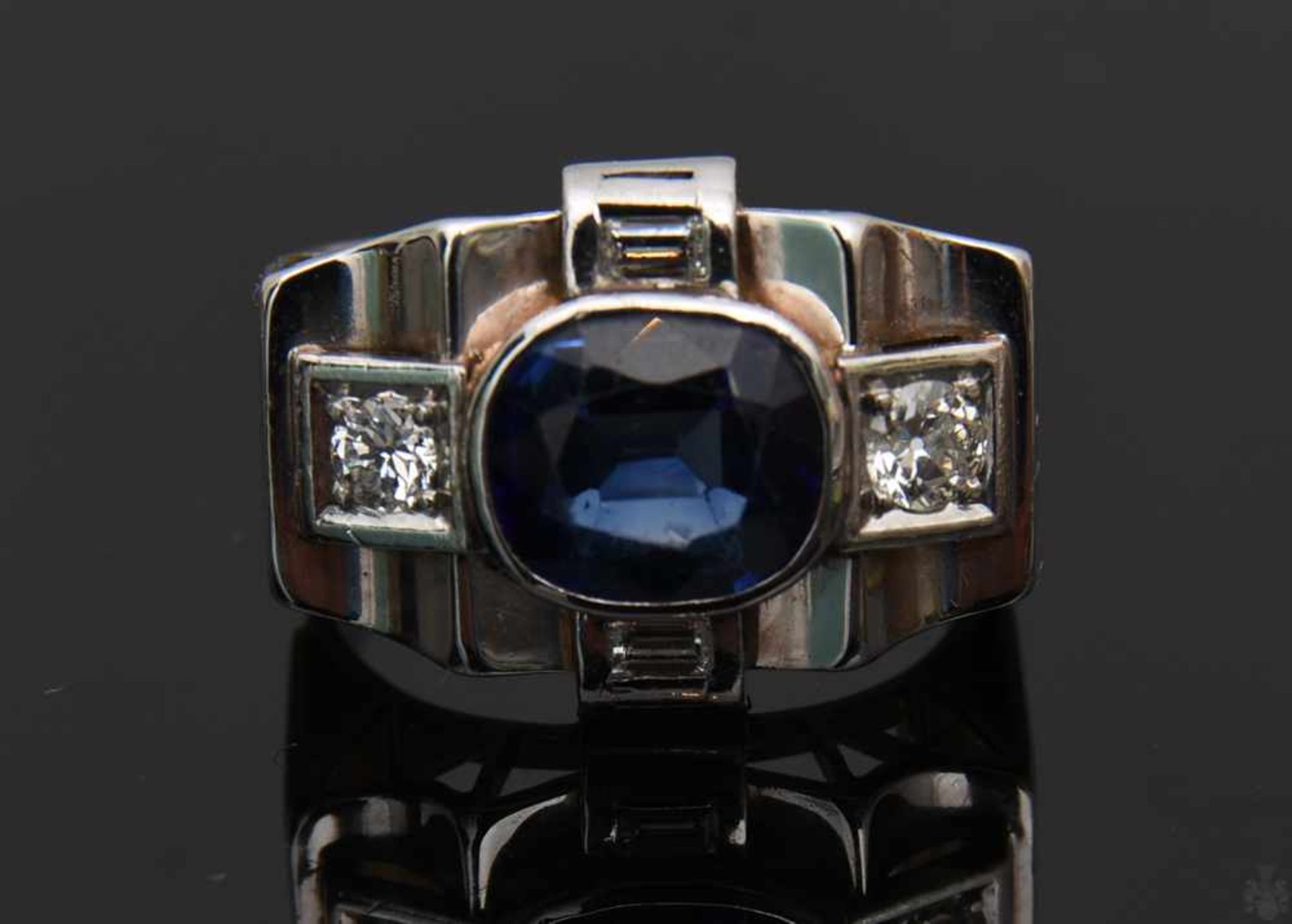 ART DECO RING, mit Blauem Saphir.Ring mit Saphir und Diamanten, GG/WG 750/000 Saphir ca. 2 ct. 2 - Bild 6 aus 10
