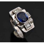 ART DECO RING, mit Blauem Saphir.Ring mit Saphir und Diamanten, GG/WG 750/000 Saphir ca. 2 ct. 2