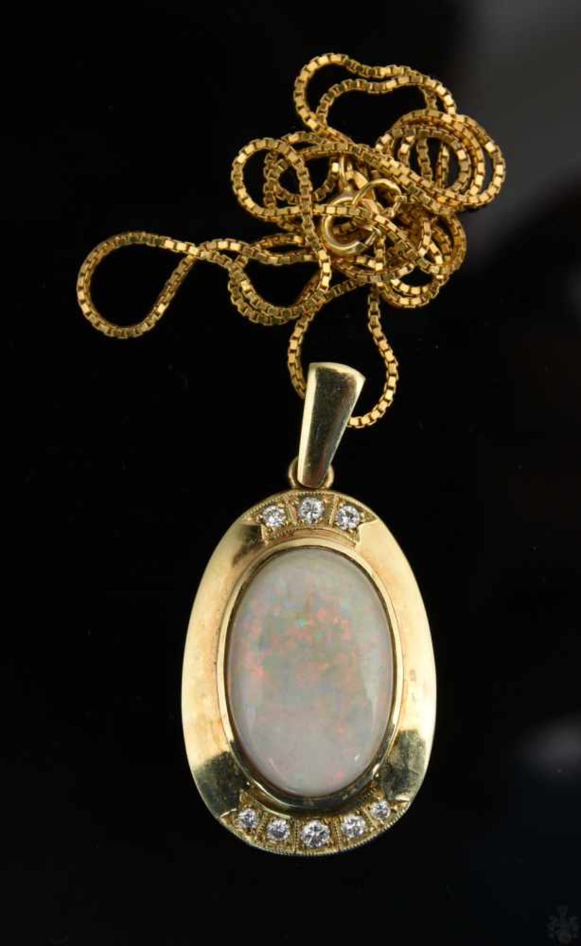 HALSKETTE MIT ANHÄNGER UND RING , mit Opalen und Brillianten.Oval geschliffene Opale mit umlaufenden - Image 6 of 9