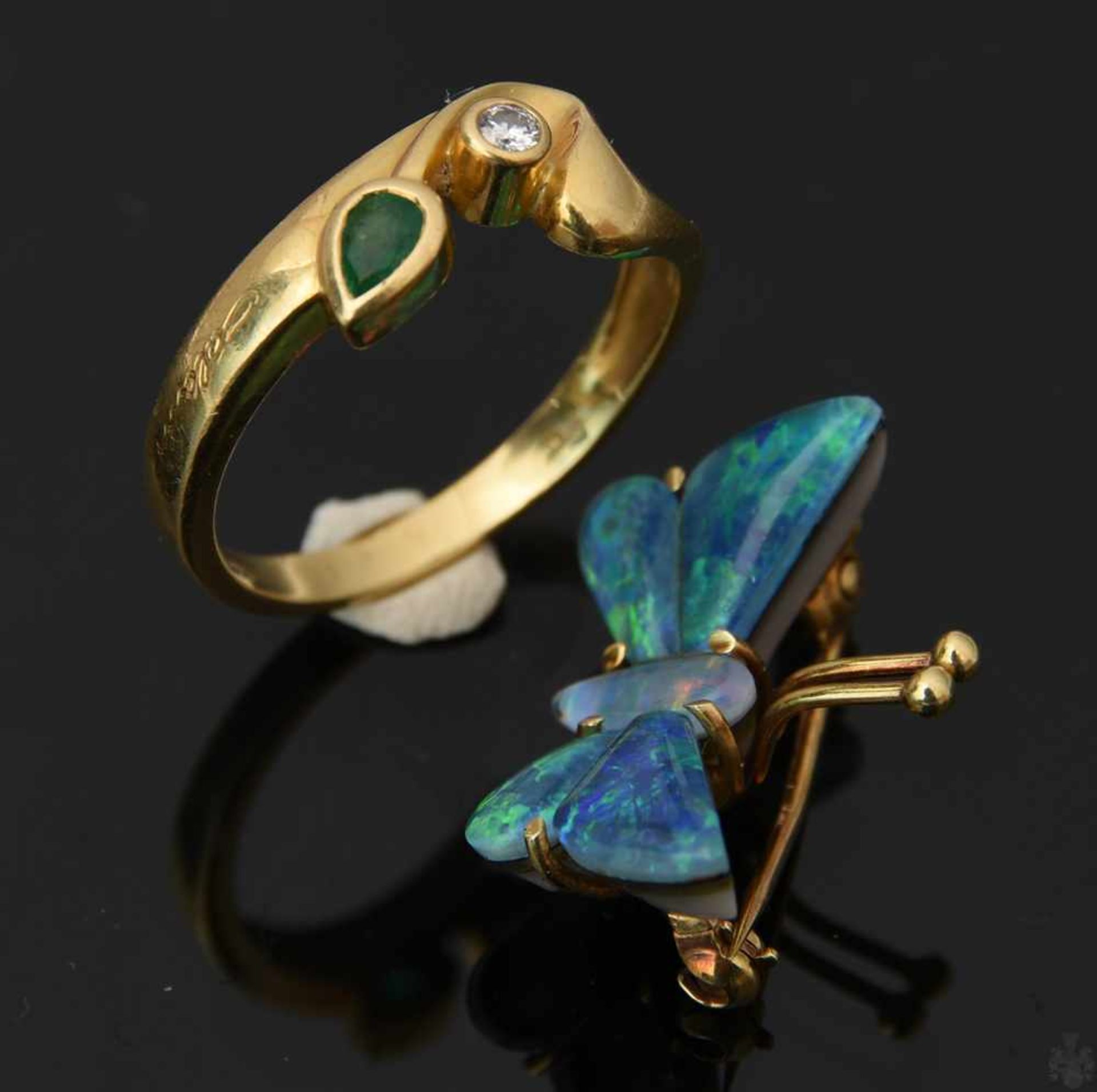 DAMENRING u.BROSCHE, Opal/Smaragd/Brilliant, 750/585er GelbgoldSet bestehend aus Ring mit Smaragd in - Bild 6 aus 7