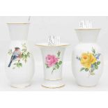 MEISSEN KONV., Drei Vasen mit Floralem- und Tierdekor, Deutschland, 1998,1981,1950.Formnummer: