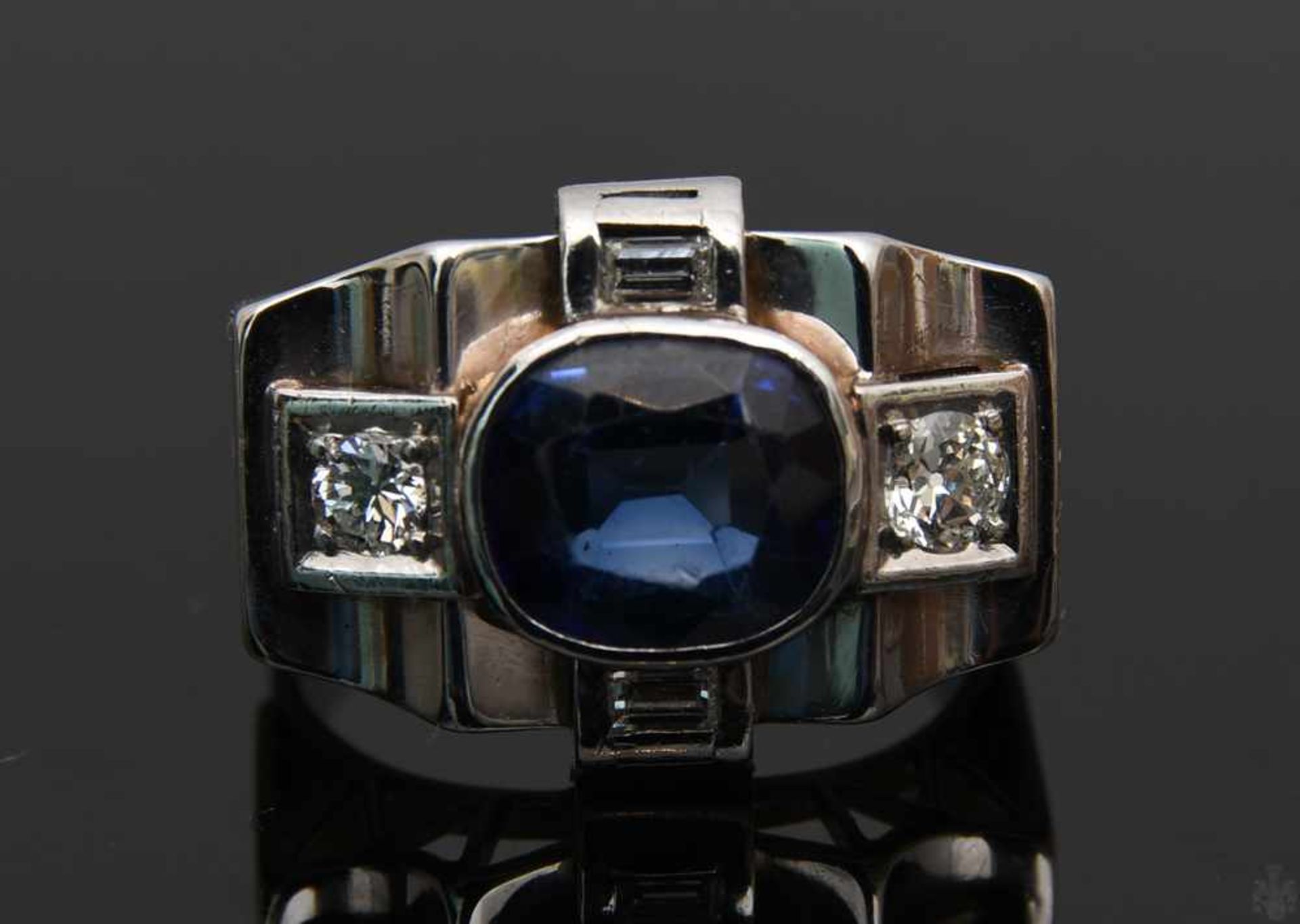 ART DECO RING, mit Blauem Saphir.Ring mit Saphir und Diamanten, GG/WG 750/000 Saphir ca. 2 ct. 2 - Bild 5 aus 10