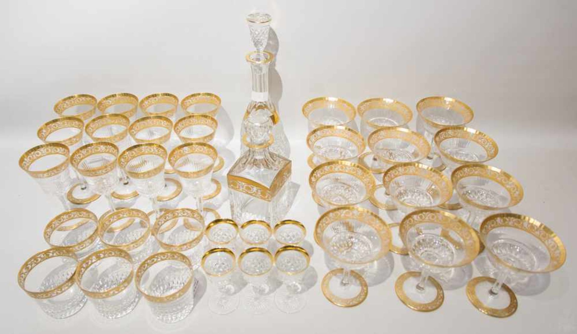 SAINT LOUIS, Exklusive Kristalgläser der Serie "Thistle Gold", Frankreich, 20. Jh.In einem Guten