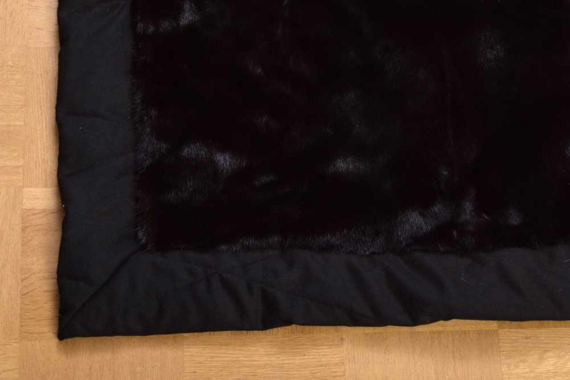 Black Glama Nerz Decke mit schwarzem Kaschmir Futter abgegesteppt, 160x185cm - Bild 2 aus 2