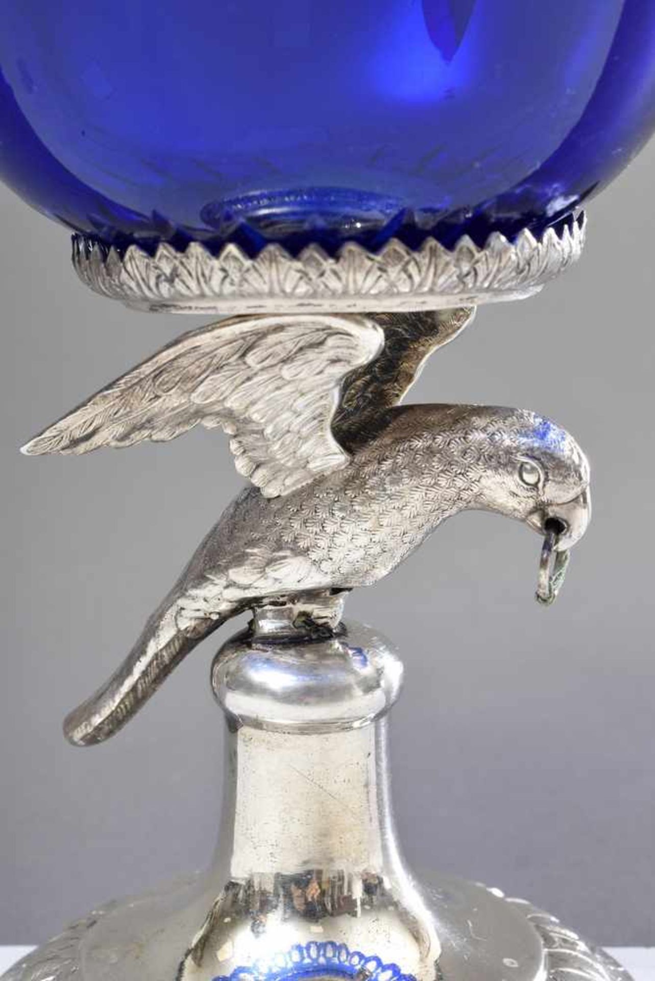 Biedermeier Aufsatzschale mit plastischem Silber Fuß "Papagei" und blauer Überfang Schale, - Image 2 of 2