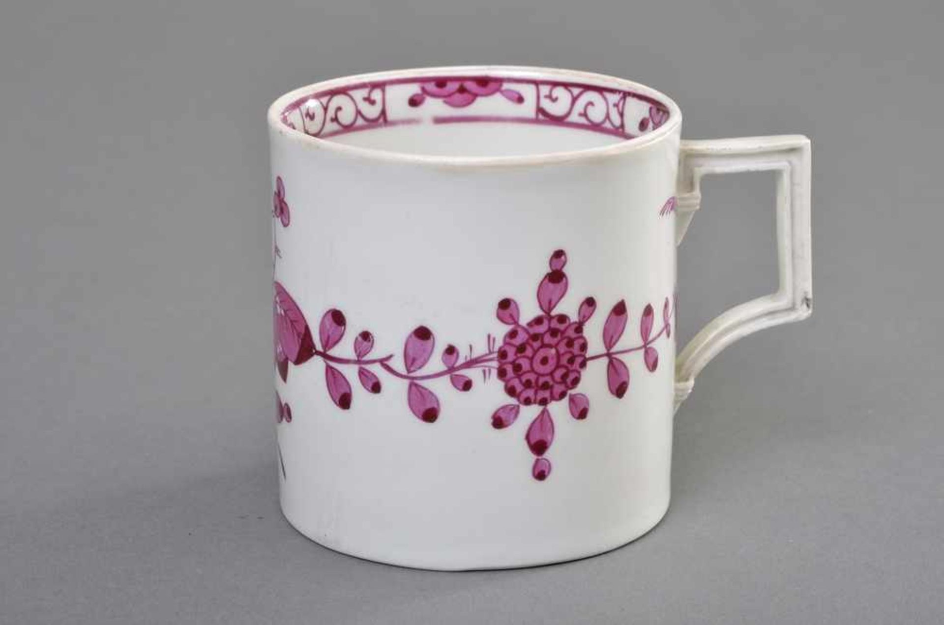 Marcolini Meissen Obertasse "Indisch Purpur" in zylindrischer Form, H. 6,5cm