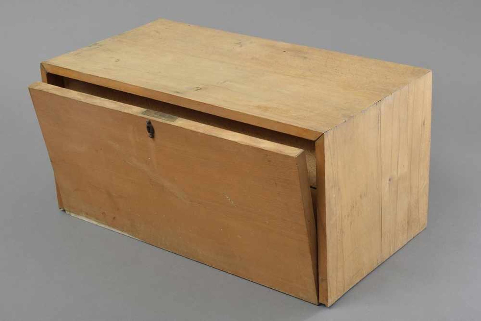 Weidenholz Kasten mit Sammlung von Heilkräutern und "Drogen", dazu: Dokumentation, 27x55x28cm - Bild 2 aus 4