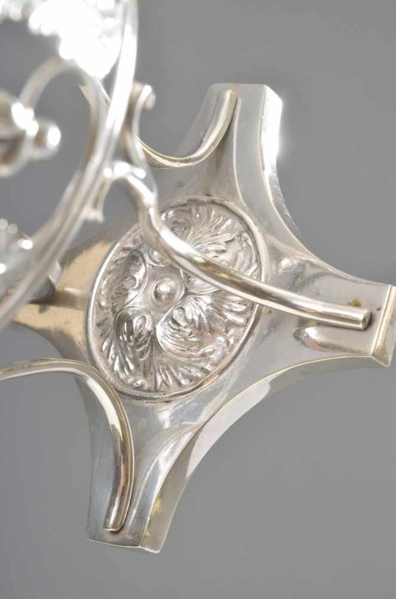 Empire Zuckerkörbchen "Blütenranken", Silber 13 Lot, 155g, Ø 11,5cm, H. 12,5cm, Einsatz fehlt - Image 2 of 2