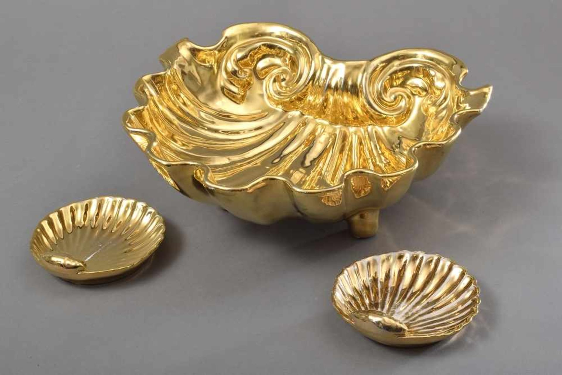 3 Teile moderne Keramik Schalen "Muschel" mit reicher Vergoldung, Italien 20.Jh., 13x36x30cm/ - Bild 4 aus 5
