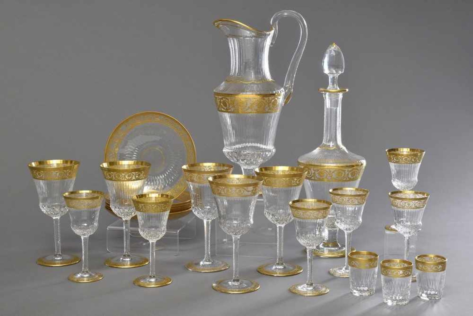 22 Teile Saint Louis "Thistle" Glasset, bestehend aus: 1 Wasserkanne (H. 29cm), 1 Karaffe auf Fuß (