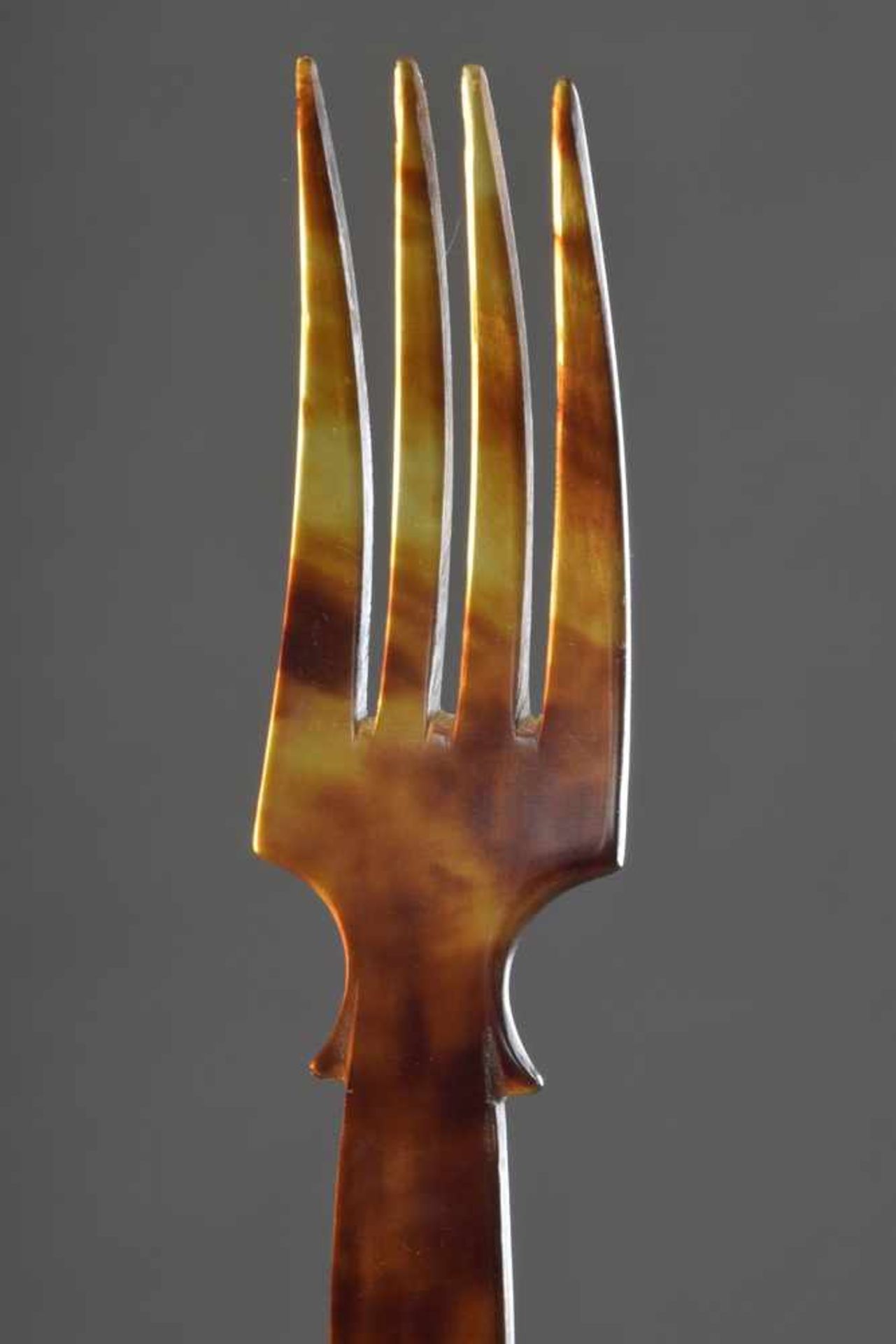 Schildpatt Salatbesteck, um 1920, L. 29cm Tortoiseshell Salad Servers, around 1920, L. 29cm - Bild 2 aus 2