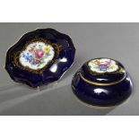 2 Diverse Teile Meissen "Blumenbouquet" auf kobaltblauem Fond mit Golddekor: passige Schale und