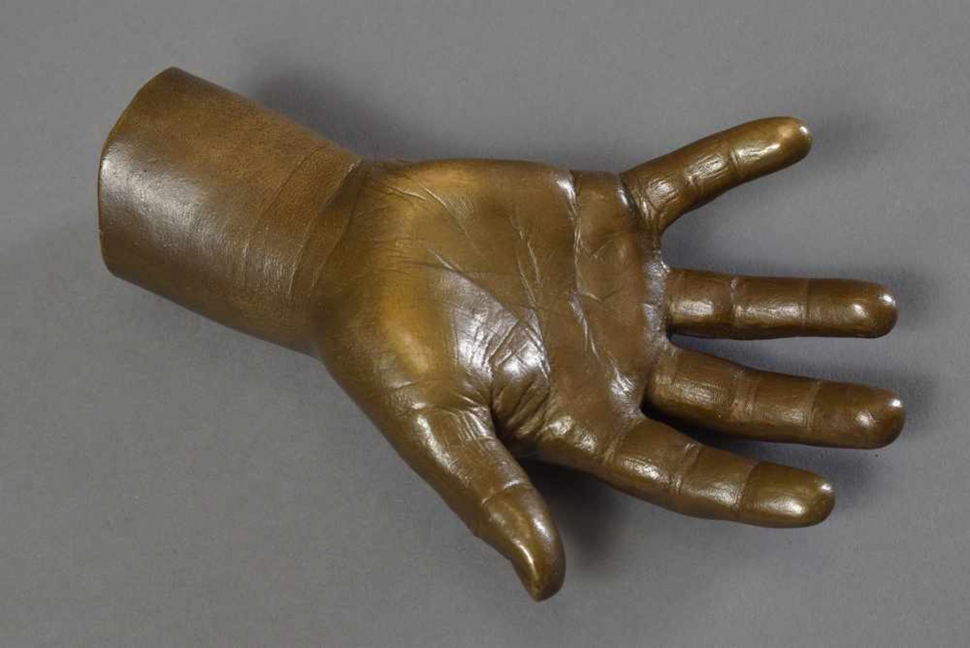Unsigniert "Kinderhand", Bronze, L. 17,5cm, B. 11cm, leicht ber. Unsigned ''child's hand'', - Image 2 of 3