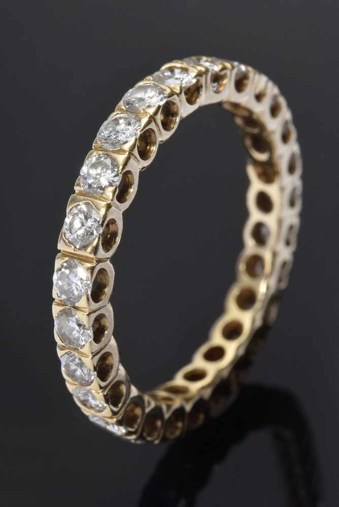 GG Memoirering mit 26 Brillanten (zus.ca. 1,30ct), 3,1g, Gr. 57,5 GG memoir ring with 26 diamonds (