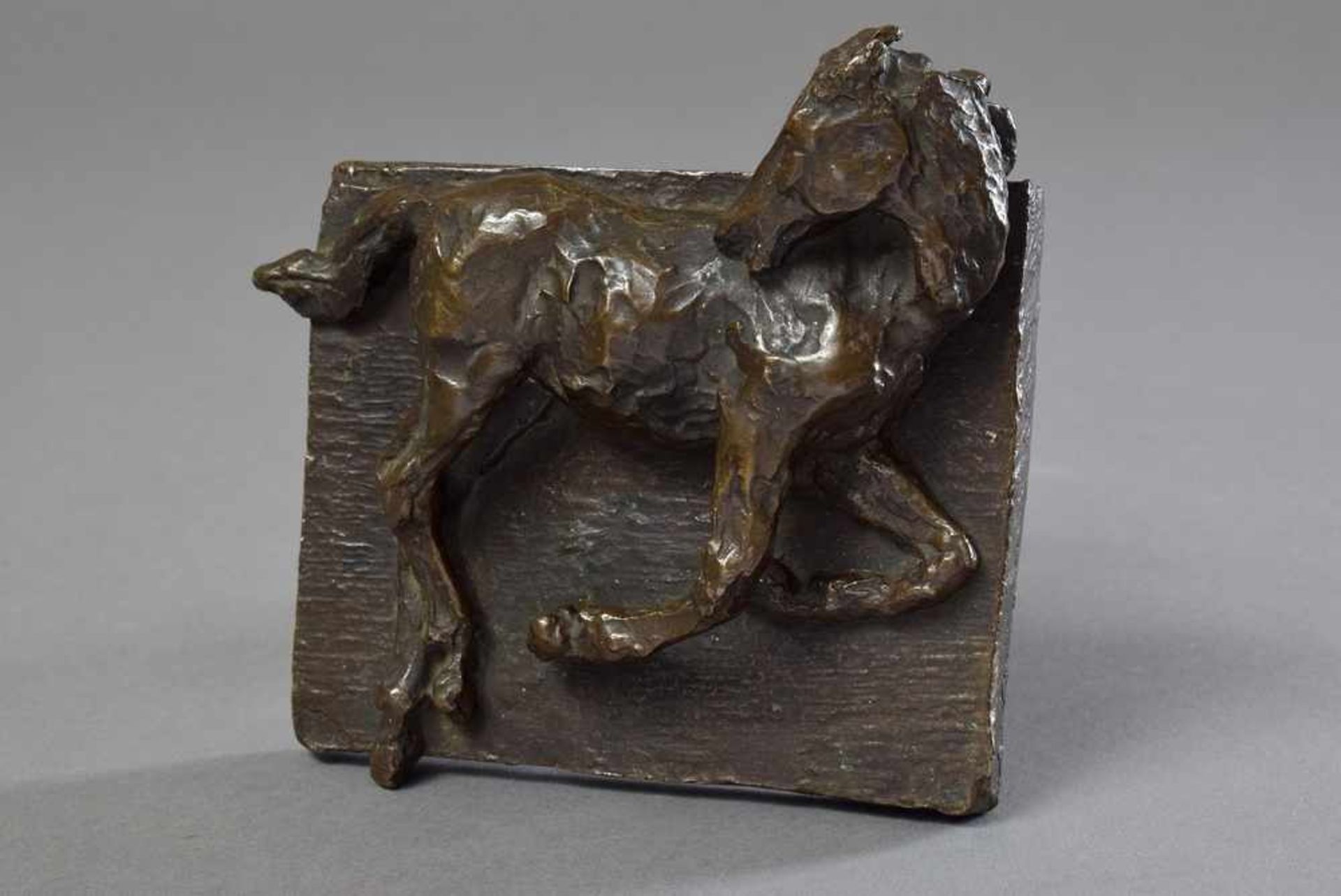Kleines Bronze Relief "Liegendes Fohlen", unsign., 3,5x11x9cm Small bronze relief ''Lying foal'',